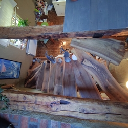 Dreven stupne na kovanom schodisku - pohad zhora