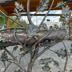 Ručne kovaná poštová schránka s logom UKOVMI zakomponovaná do dizajnového zábradlia Ručne kovaná poštová schránka s logom UKOVMI zakomponovaná do dizajnového zábradlia