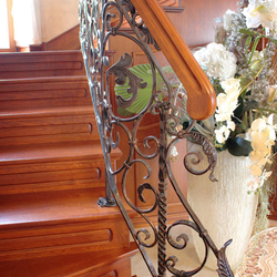 A staircase railing 