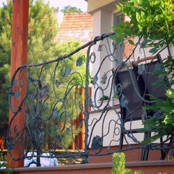 Umeleck zbradlie na terase rodinnho domu - exterirov zbradlie