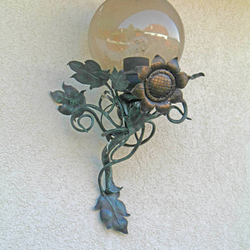 Kovaná slnečnica ako exteriérová nástenná lampa - kované svietidlá Kovaná slnečnica ako exteriérová nástenná lampa - kované svietidlá