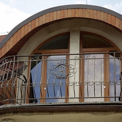 Kované zábradlie s logom - exteriérové zábradlie Kované zábradlie s logom - exteriérové zábradlie