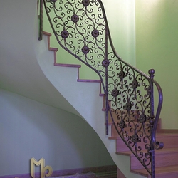 Výnimočné kované zábradlie na schody - interiérové zábradlie