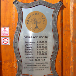 Kovaný rám - otváracie hodiny Záhrady Real Kovaný rám - otváracie hodiny Záhrady Real